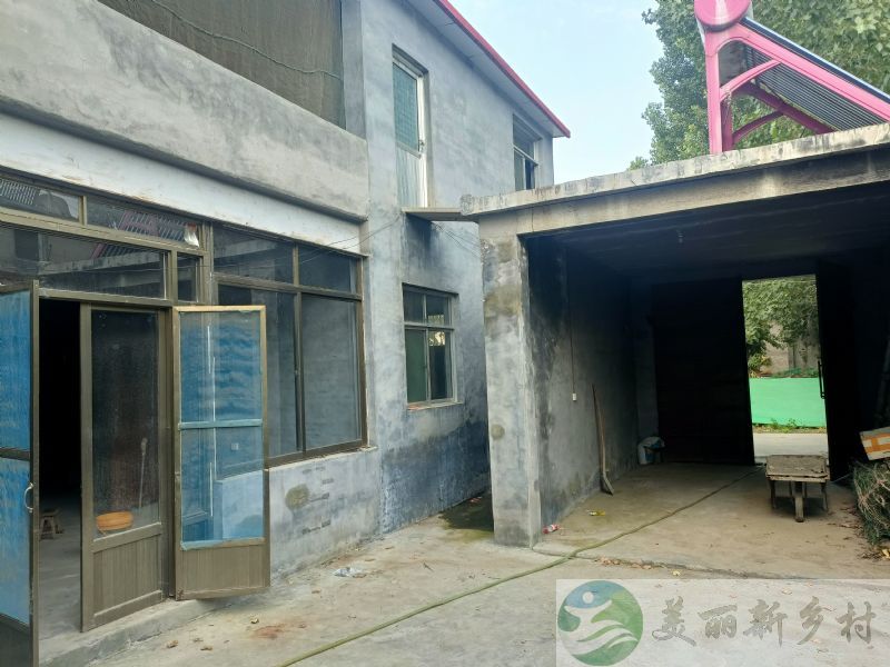 山东省济南市历城区董家街道江家农村小院二层住房