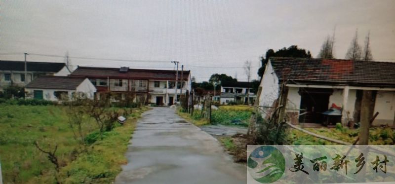 上海奉贤区梁典南路农村自建房40平毛胚房350元每月出租，汽车可停放家门口