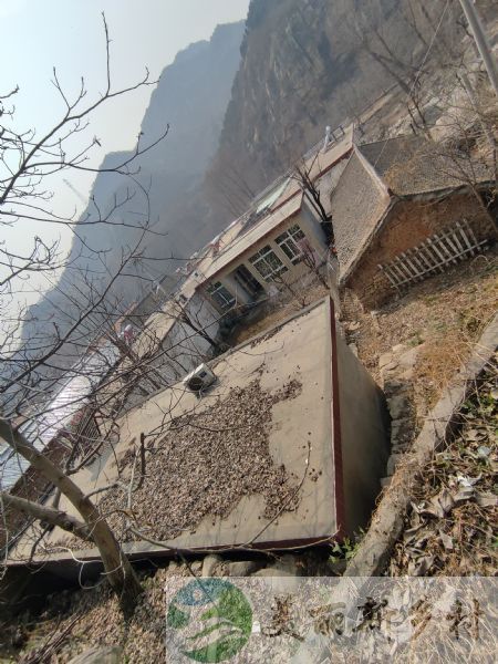 怀柔雁栖湖北10公里处椴树岭村峪道河48号农村院子出租-翻建手续已批，目前正在规划建设二层也可按照您的规划设计建设后在出租。