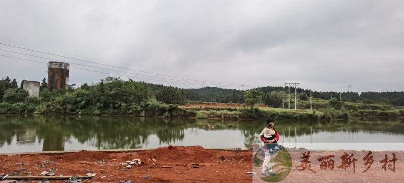 湖南苏仙区高椅岭风景区湖边文艺建筑