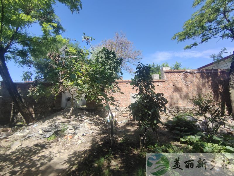 北京市房山区大石窝镇院子可长租也可一次性出售，自由翻盖改造