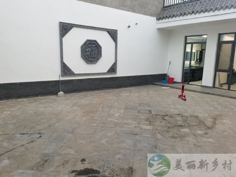 昌平兴寿秦城村农村房子出租，在二楼的三合院，一层楼顶建设