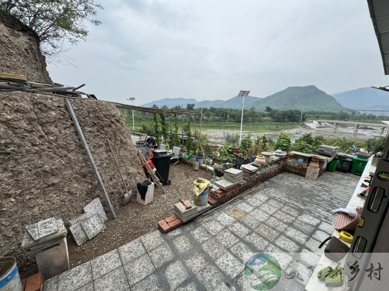 房山区青龙湖镇辛开口村房屋出租，依山傍水，有菜园