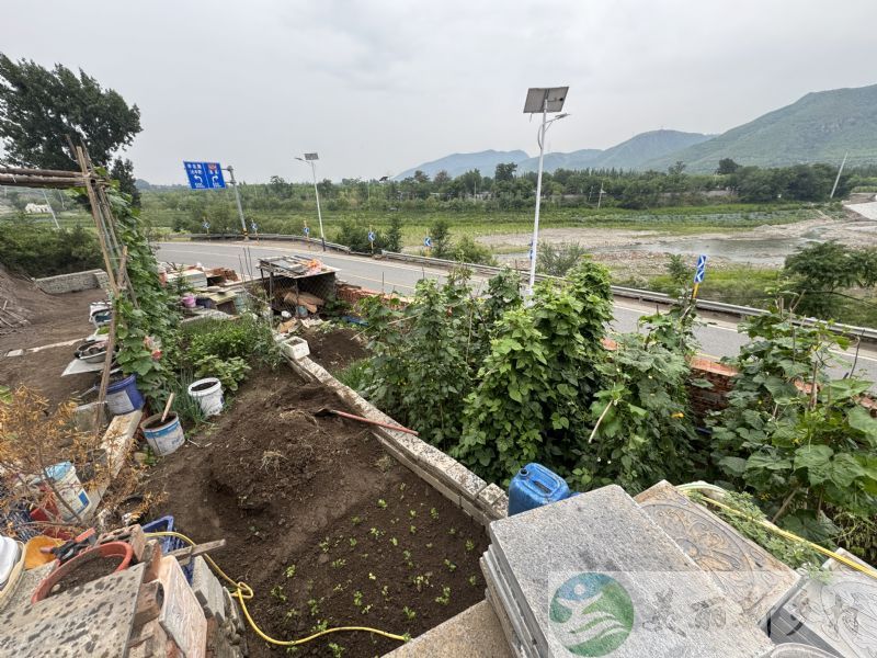 房山区青龙湖镇辛开口村房屋出租，依山傍水，有菜园