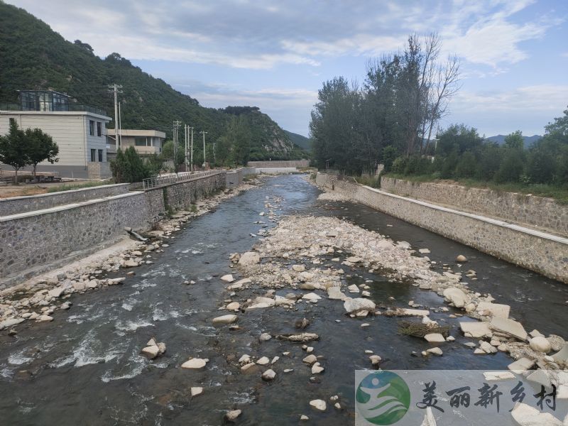 北京怀柔院子出租-慧卿靠山临水村子把边无邻居大院出租