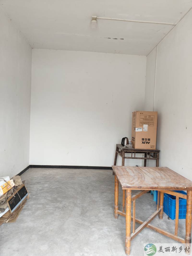 重庆市合川区太和镇自家农村房屋出租，通电，可通网，吃井水。
