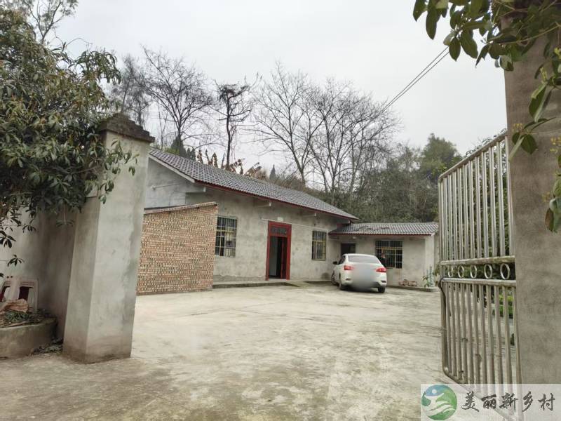 重庆市合川区太和镇自家农村房屋出租，通电，可通网，吃井水。