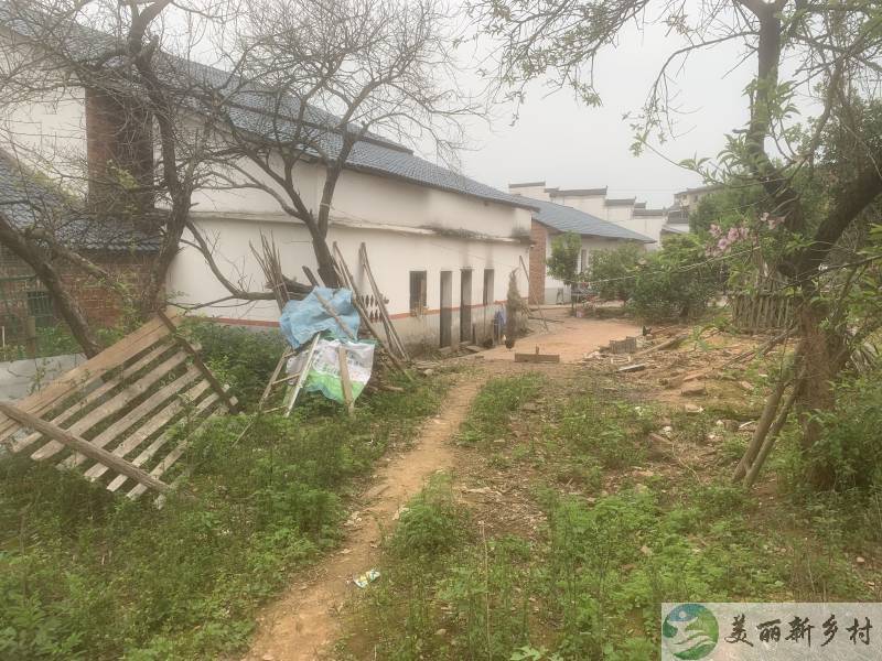 江西新余农村三间二层楼房院子出租