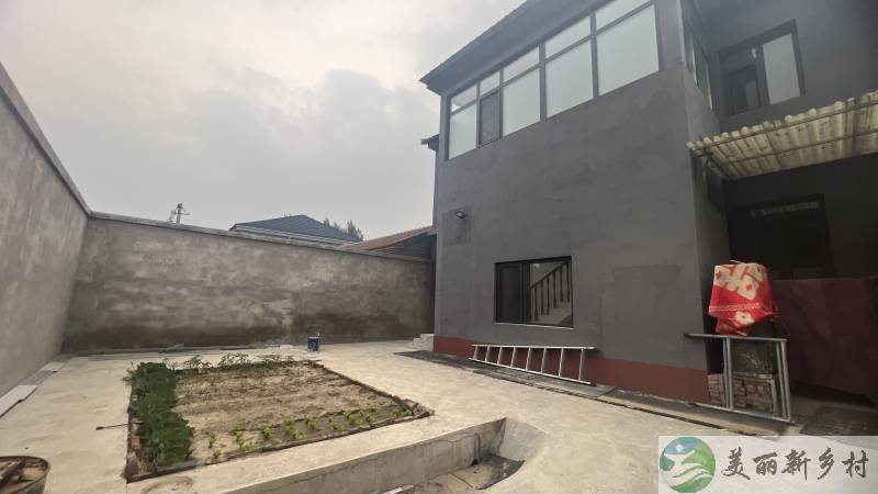 顺义大孙各庄镇新房别墅-六室两厅前后大院