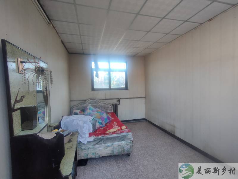 密云太师屯8分地大院出租~清水河畔56号院密云水库1公里清水河200米