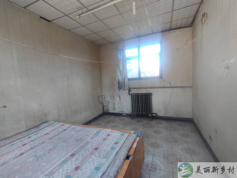 密云太师屯8分地大院出租~清水河畔56号院密云水库1公里清水河200米