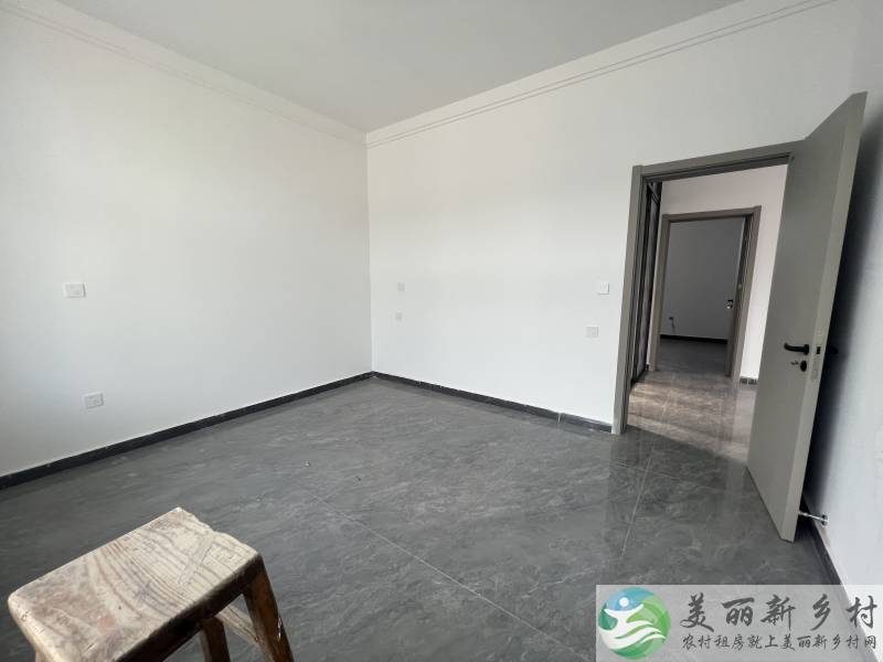 李桥，电梯入户的二层别墅