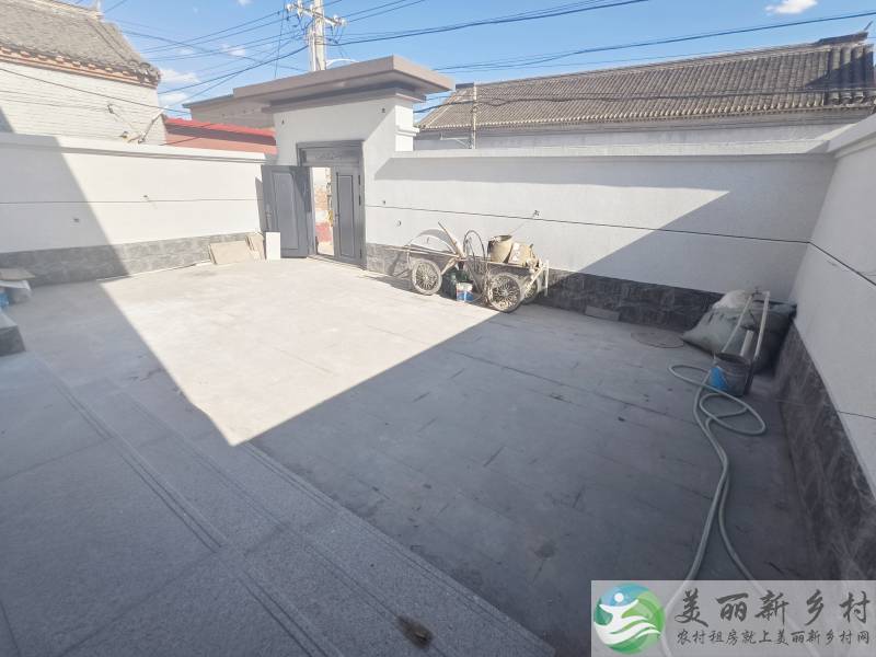 顺义北石槽~5室2卫，路边好停车。