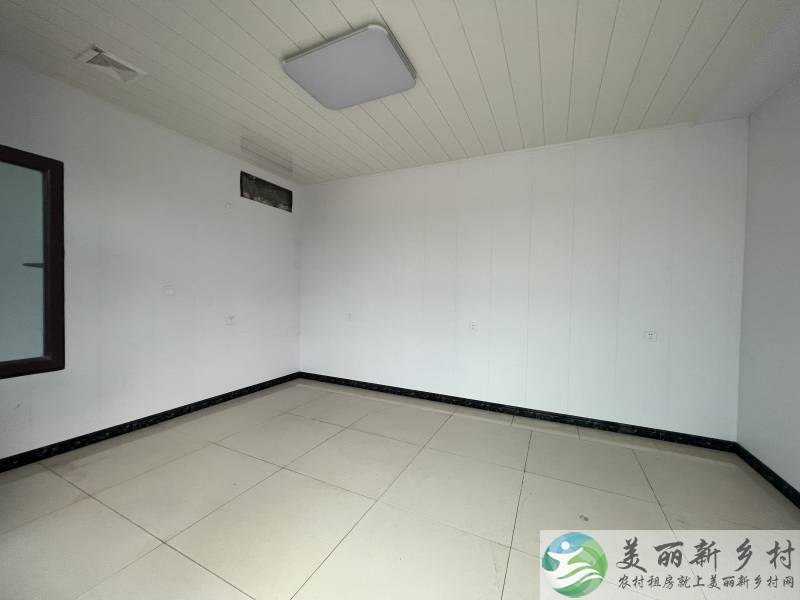 南彩临街院子，随便停车，民水民电