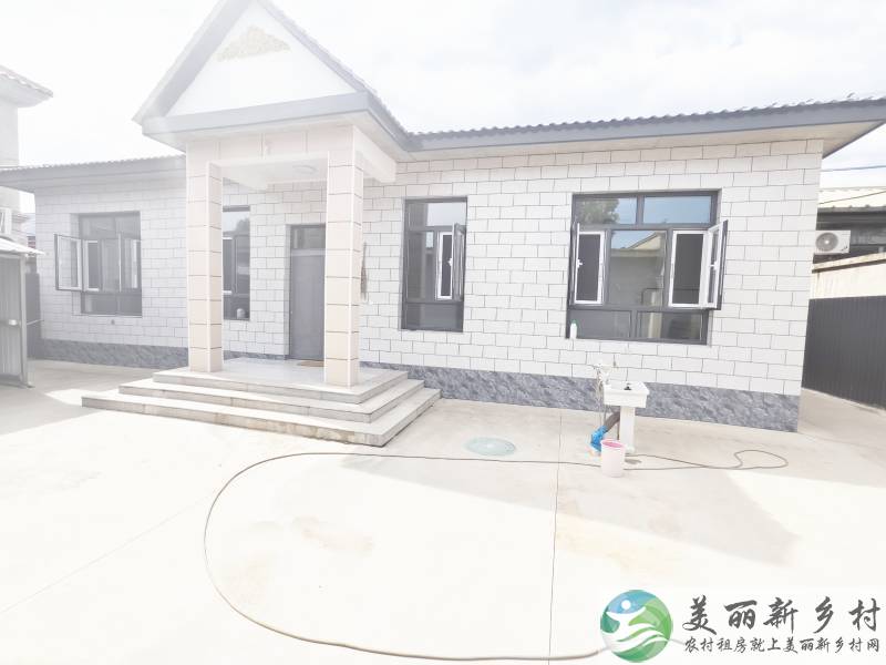 顺义北小营~4室两卫，邻村边。