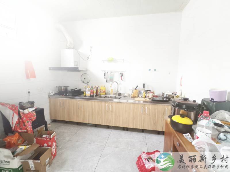 顺义北小营~4室一卫，大院子小车能进院。