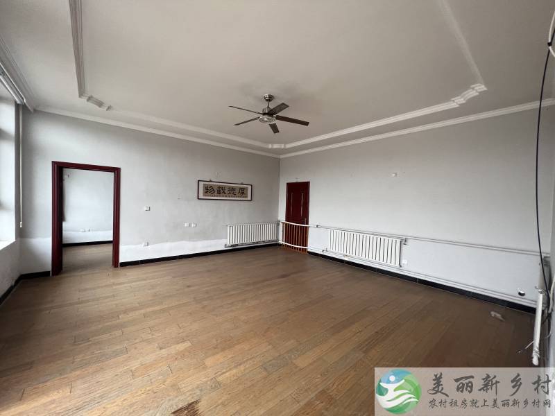 北务办公库房，车能进院