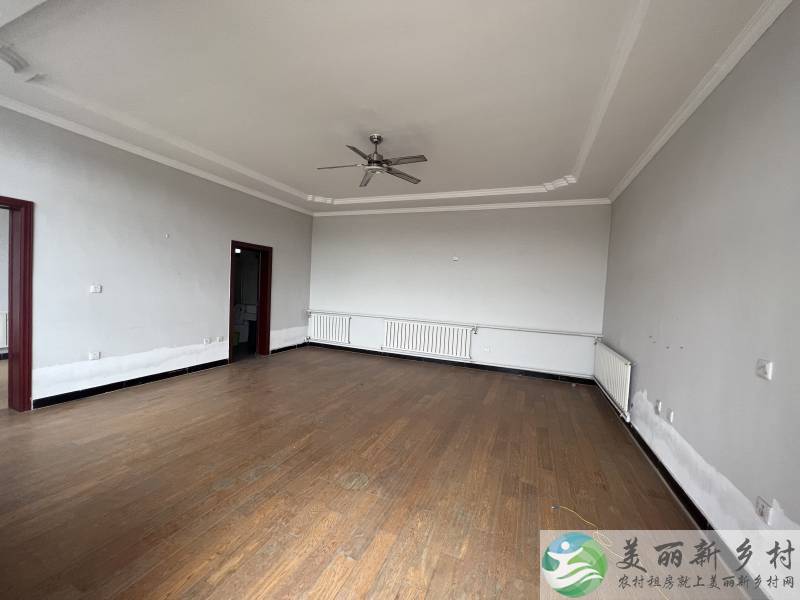 北务办公库房，车能进院