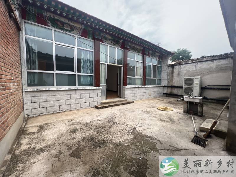 李遂俩室一厅，独立电卡，门口能停车