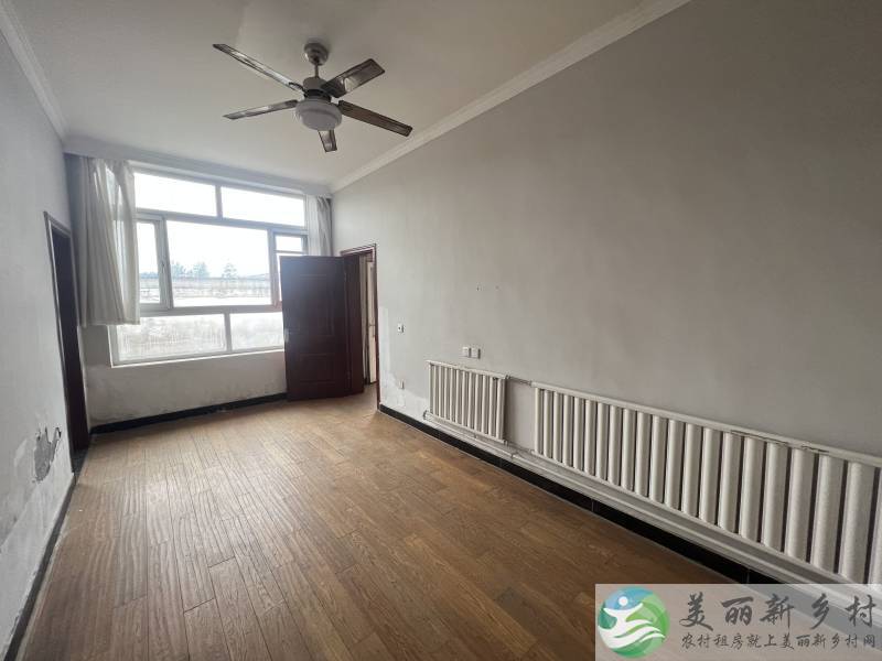 北务办公库房，车能进院