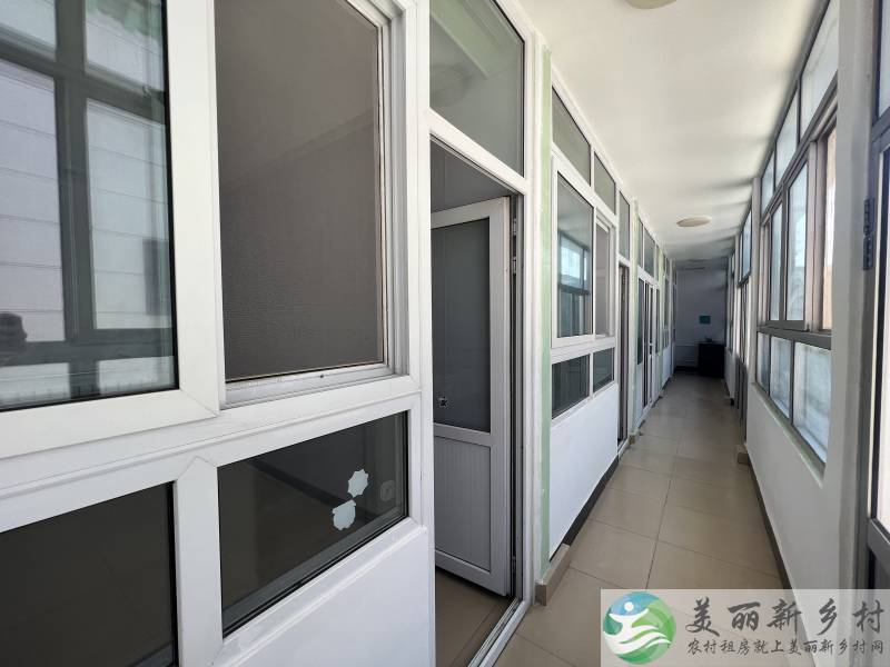 李桥小院，新装修的，三室一厅