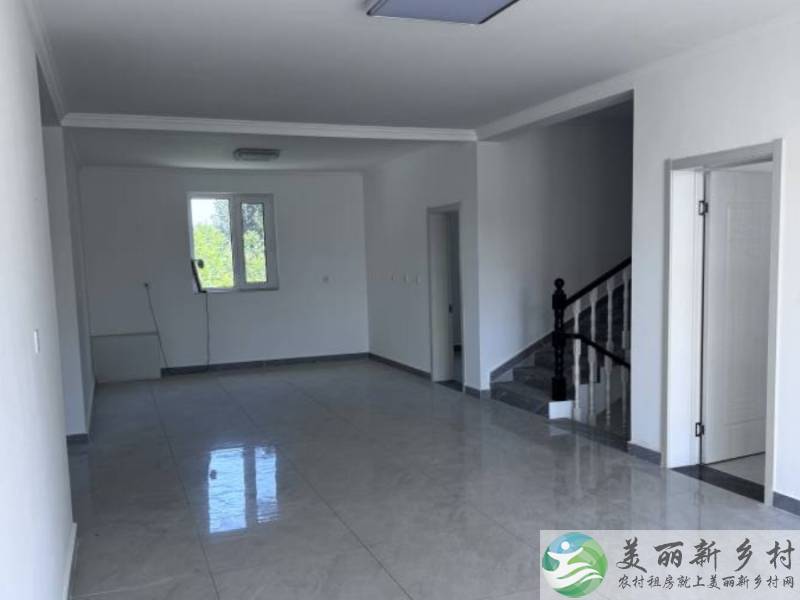 割肉捡漏——京平高速一亩半地上的全新二层楼首次出租
