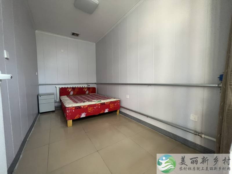 李桥小院，新装修的，三室一厅