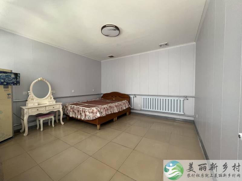 李桥小院，新装修的，三室一厅