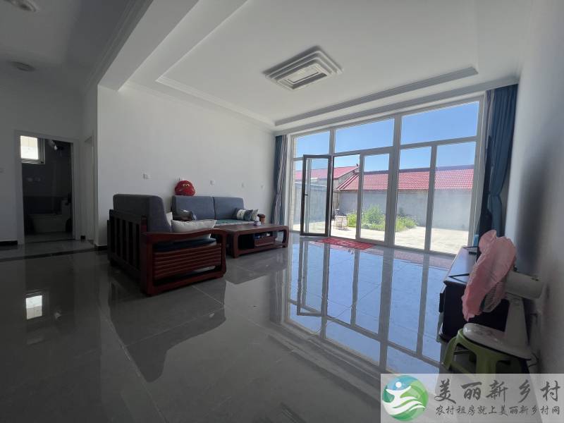 新房首次出租，车能进院，家具家电齐全