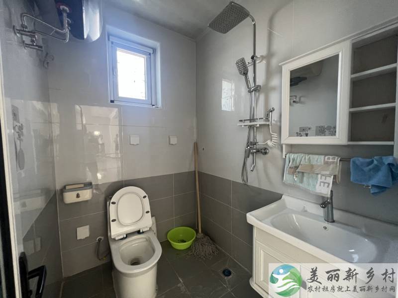 新房首次出租，车能进院，家具家电齐全