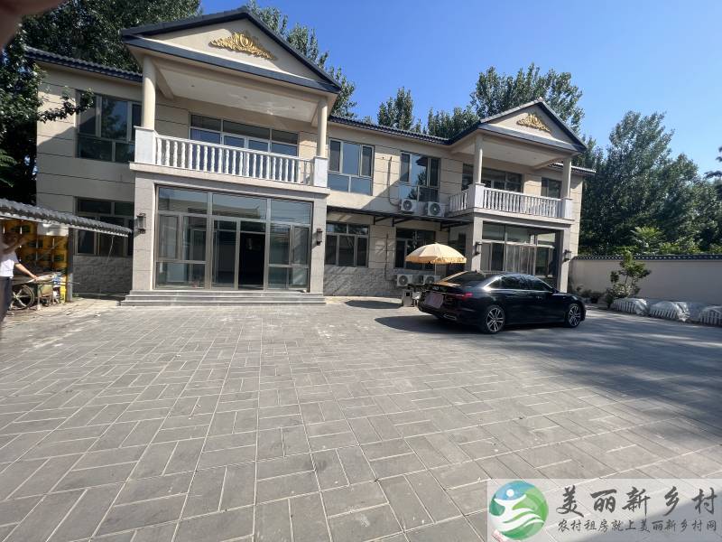 建筑面积310平，车能进院，办公居住
