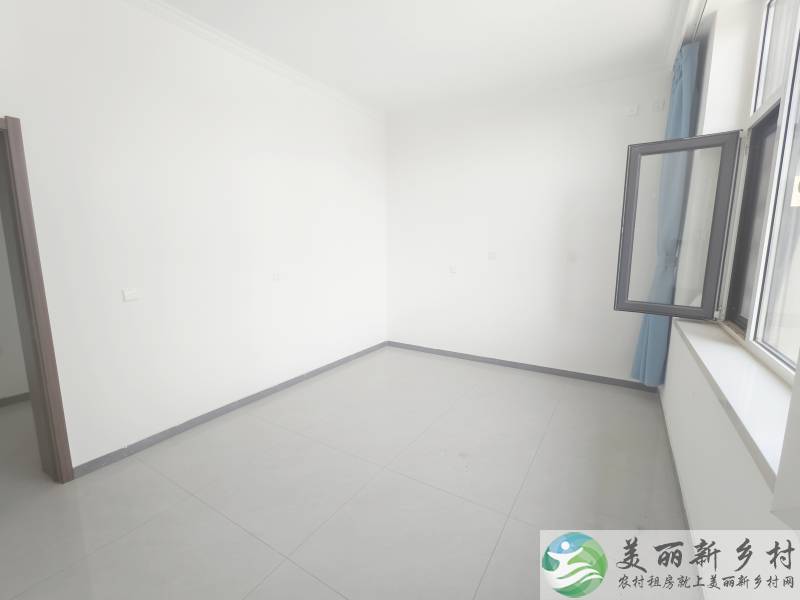 顺义赵全营~两室一卫，新房首租。