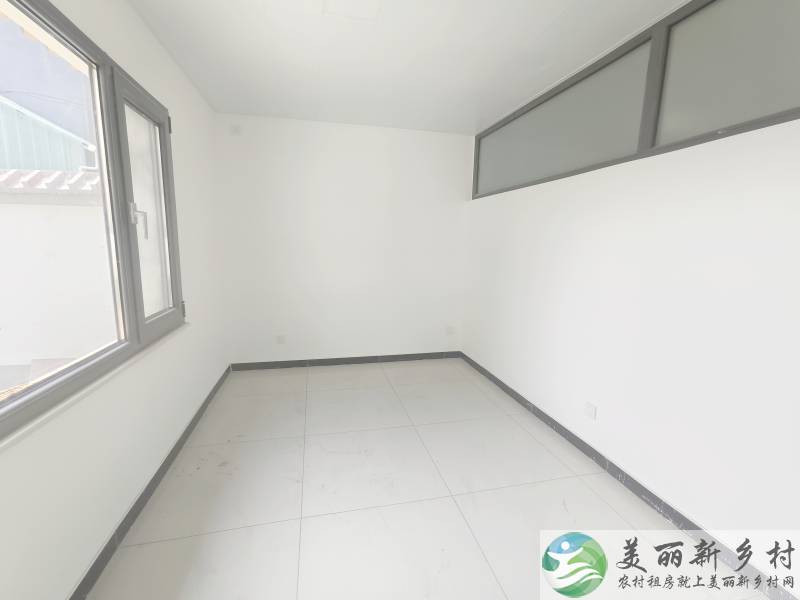 顺义区赵全营~两室一卫。新装修。