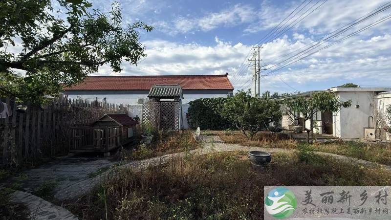不老之乡依山傍水房龄百年精装修的独立农家院出租