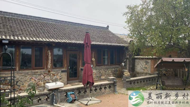不老之乡依山傍水房龄百年精装修的独立农家院出租