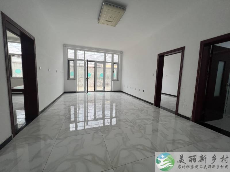 李桥封顶院子，一宅双户，可以放货或者居住