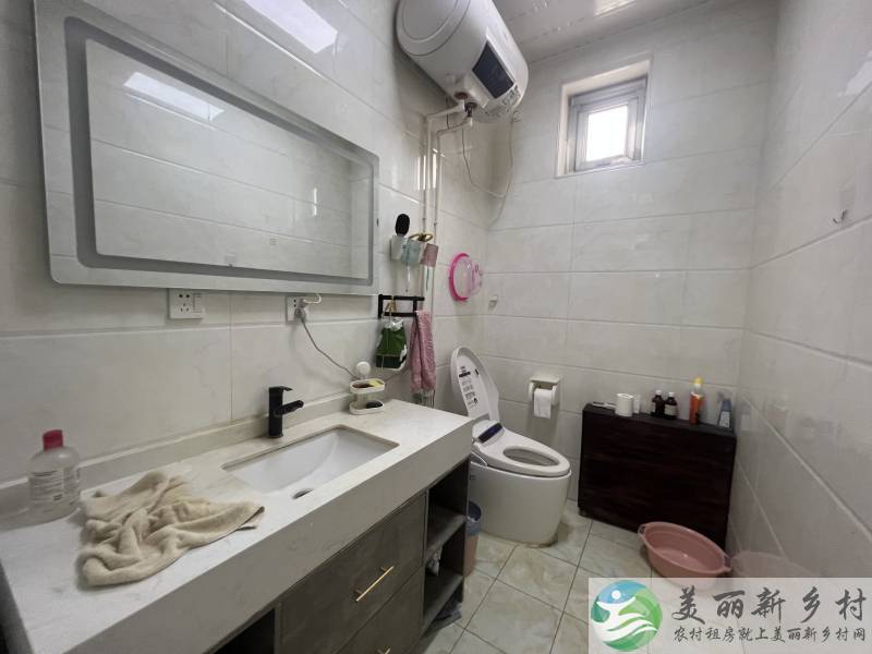 李遂风格小院，种菜养花，车能进院，必须稳定
