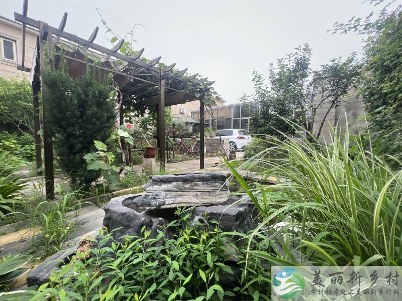 李遂风格小院，种菜养花，车能进院，必须稳定