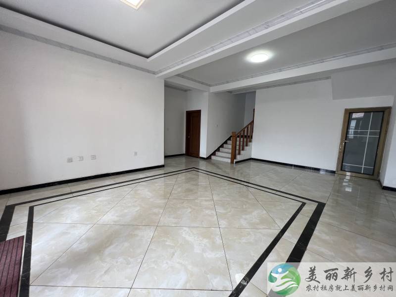 李桥二层独栋，六室两厅两卫，车能进院