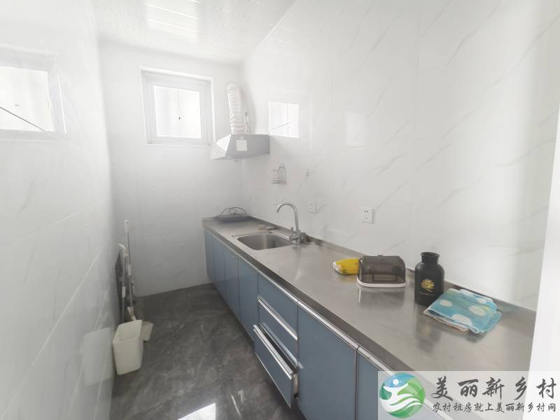 顺义北石槽，一室一厅一厨一卫。邻村边。