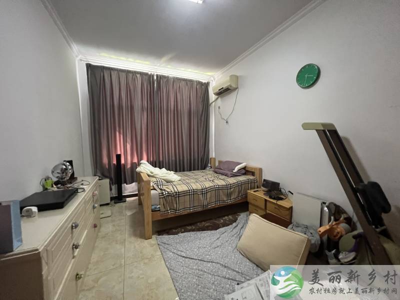 家具家电齐全，鱼塘菜地，地暖，