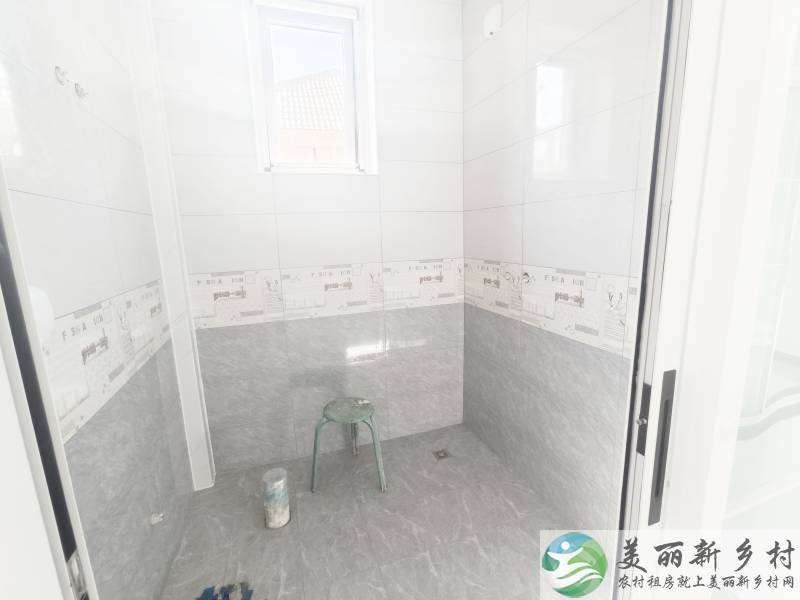 顺义赵全营~五室两卫，门口好停车。