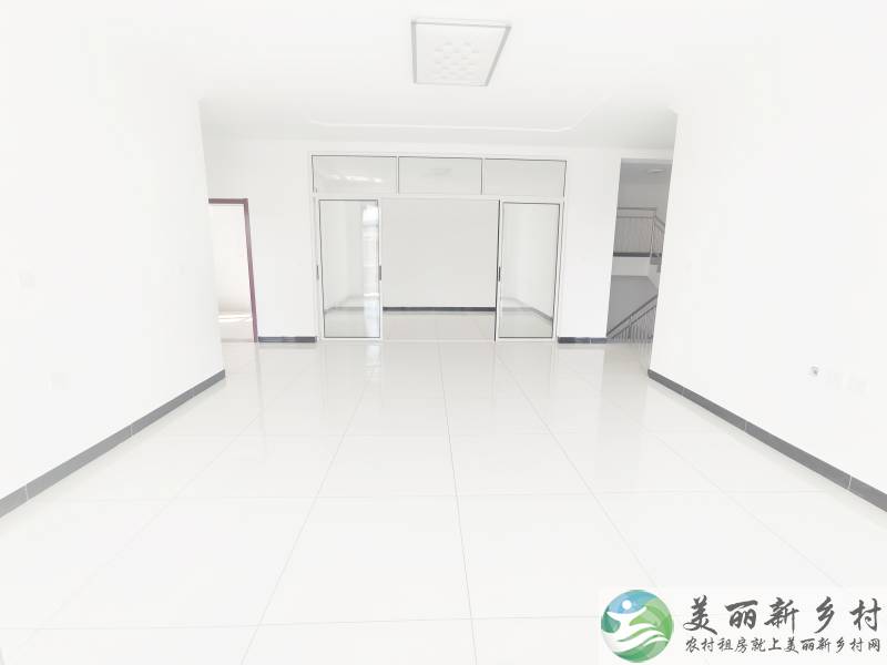 顺义赵全营~五室两卫，门口好停车。
