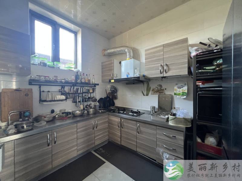 家具家电齐全，鱼塘菜地，地暖，