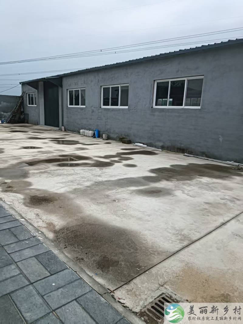 北京大兴榆垡一千多平厂房出租，带院子，600平厂房加800平院子，三间卧室一间室内卫生间
