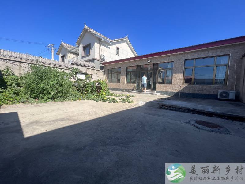 杨镇，三室小院能种菜，
