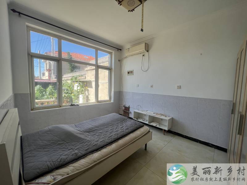 杨镇，三室小院能种菜，