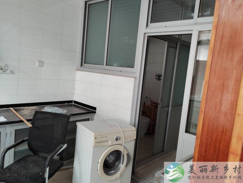 于家务回族乡四间卧室一间客厅（厨房卫生间不出屋）一个小院