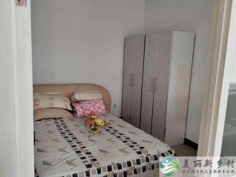 于家务回族乡四间卧室一间客厅（厨房卫生间不出屋）一个小院