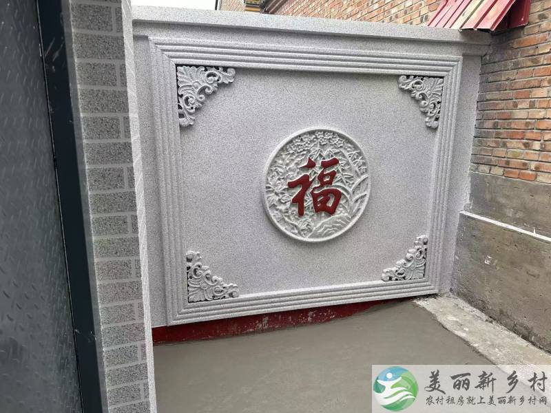 木林镇 李各庄 房间里外都是新装修的 环境好交通便利 院内可种菜有意义的来联系我